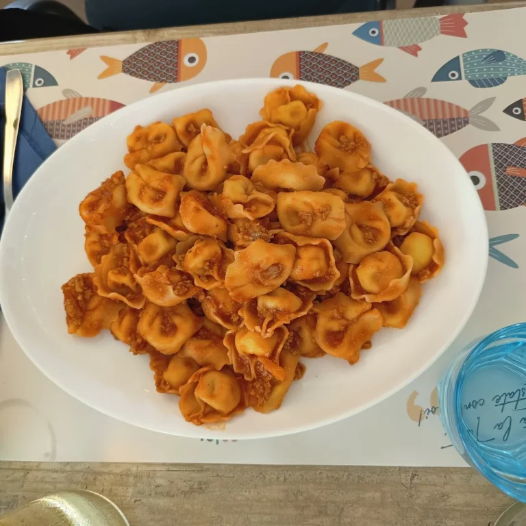 Cappelletti al ragù